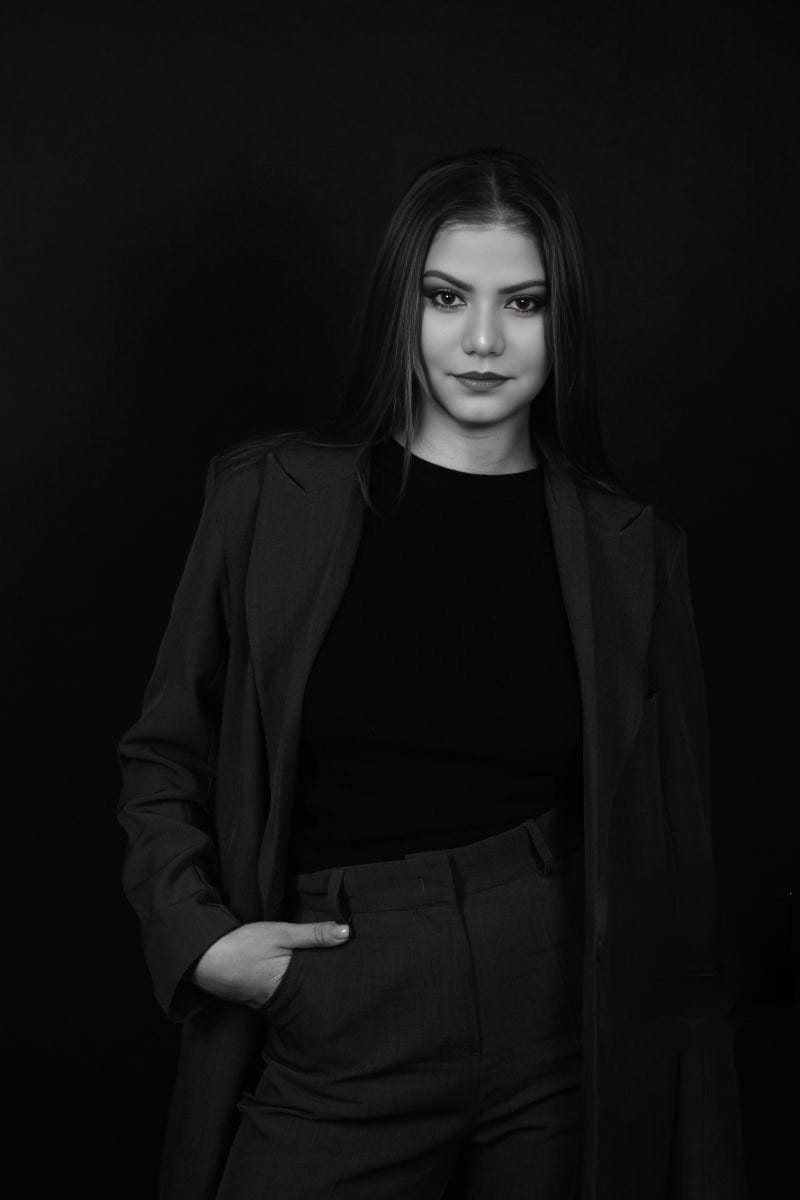 Female escort in Pune